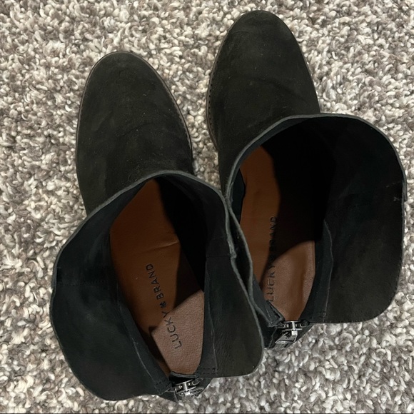 Almost new Lucky Brand ankle boots. Genuine black Suede size US 10M / EU 40 - Picture 3 of 5